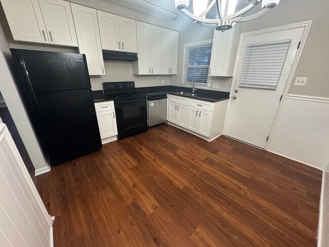 Building Photo - Caldwell Duplex