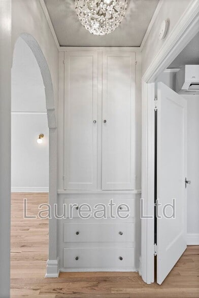 Building Photo - 1050 N Pearl St