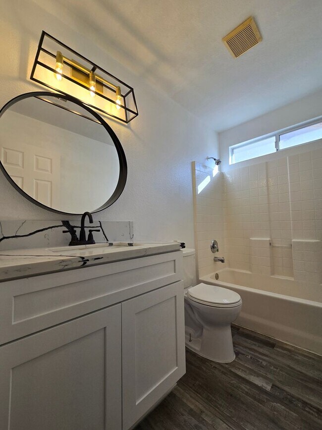 Building Photo - A Fabulous 4 Bedroom Home in Peccole Ranch