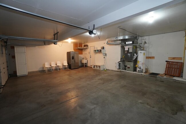 Building Photo - 2747 E Migratory Dr