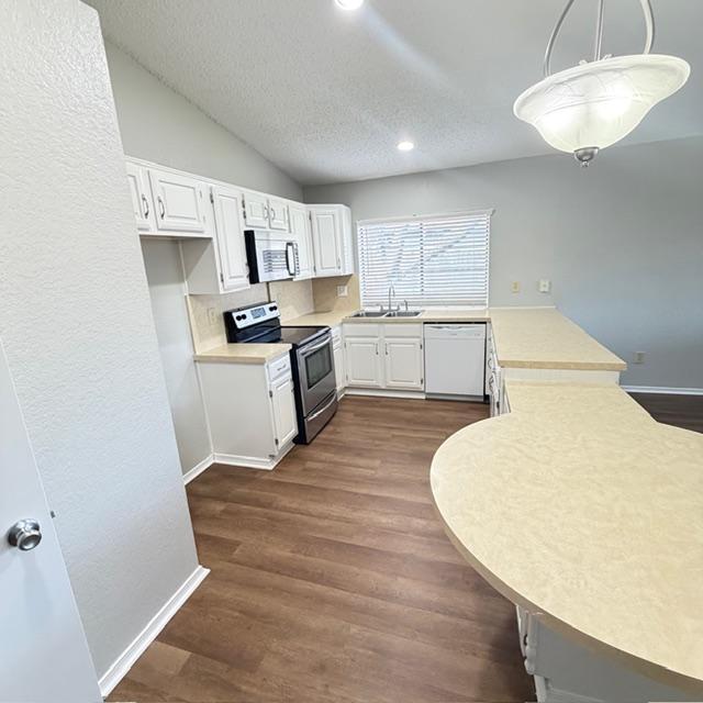 Building Photo - 1401 Panola Dr