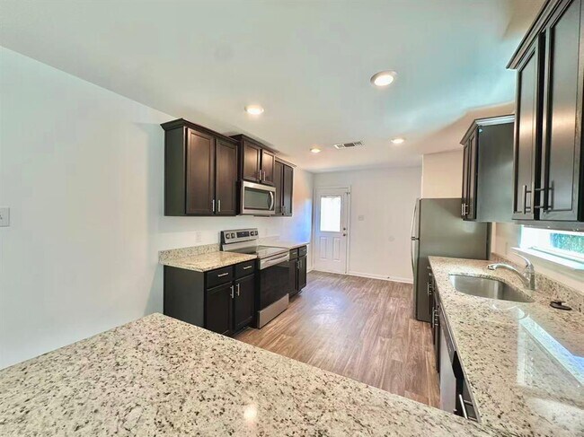 Building Photo - 17916 Speculator Ln