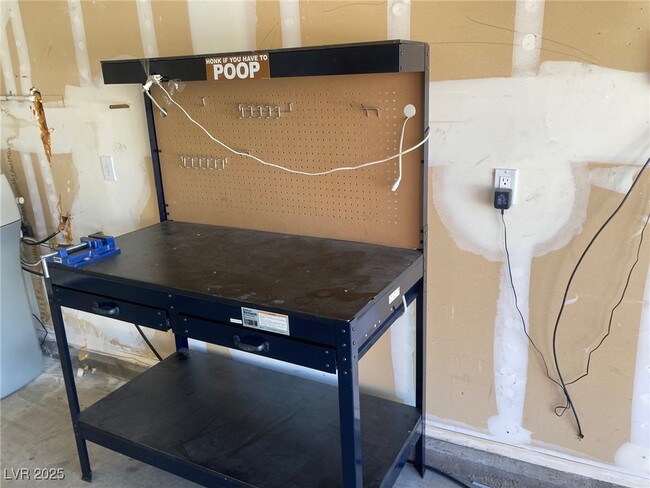 Building Photo - 752 Spotted Eagle St