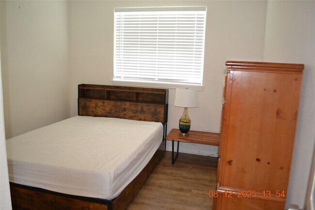 Building Photo - 4007 Sand Terrace Dr