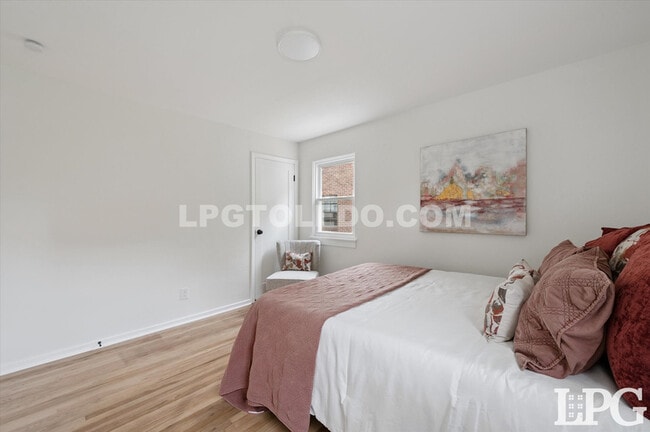 Building Photo - 2736 Northwood Ave