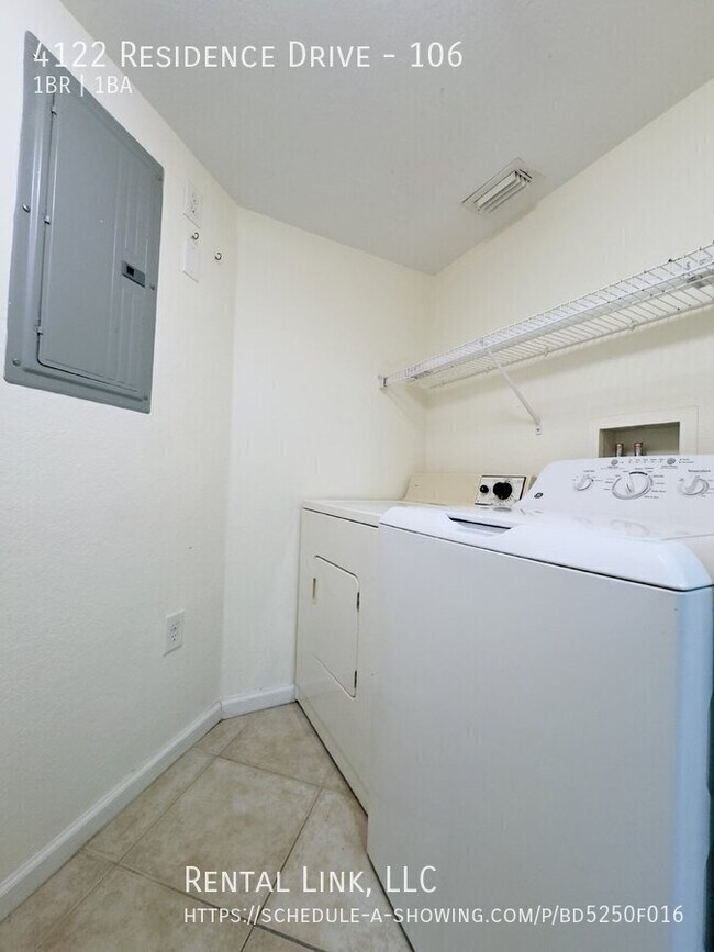 Building Photo - 4122 Residence Drive