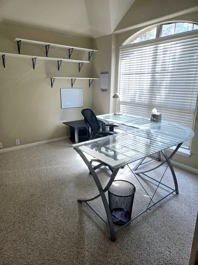 Building Photo - 10605 Lord Derby Dr