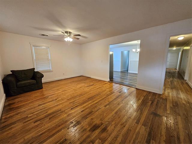 Building Photo - 541 S Mockingbird Ln