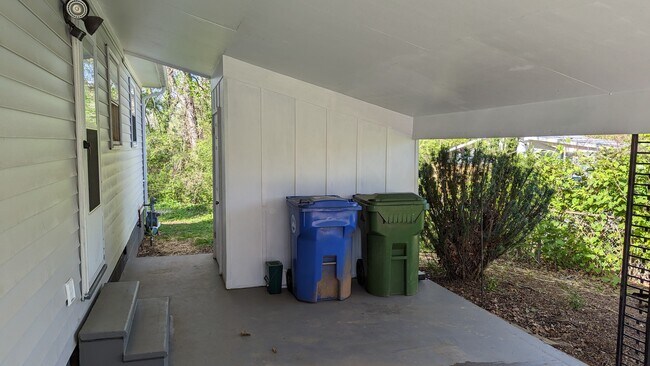 Building Photo - 732 Fairview Rd