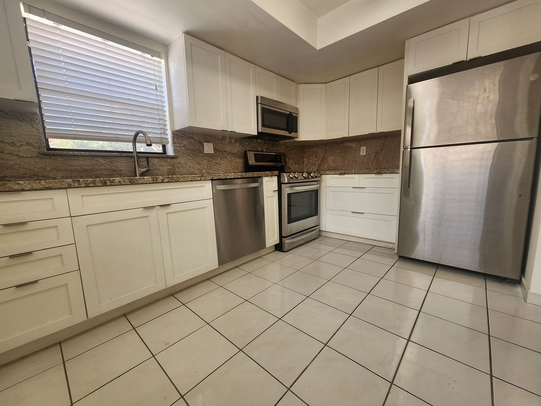 Building Photo - 11810 SW 80th St