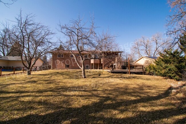 Building Photo - 2206 Wakefield Dr