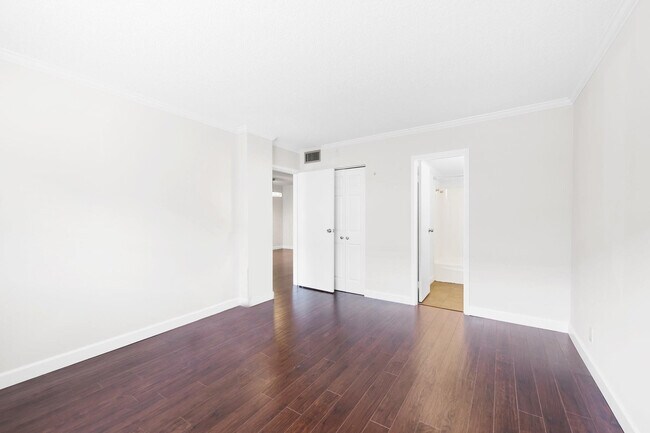 Building Photo - 1750 NW 3rd Terrace