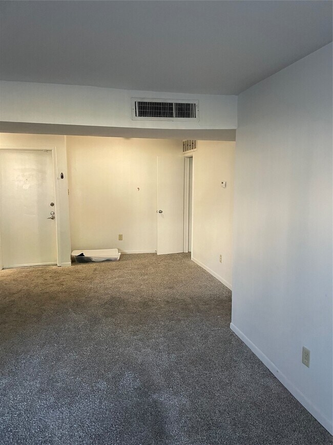 Building Photo - 8419 Hearth Dr