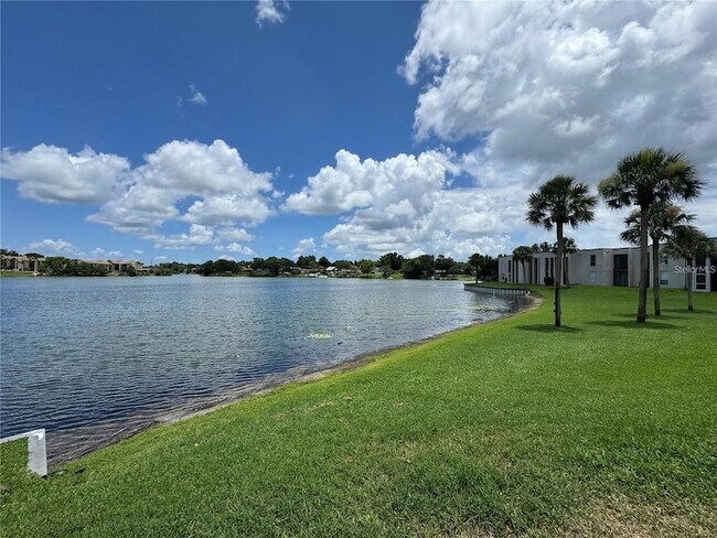 Building Photo - 530 Orange Dr