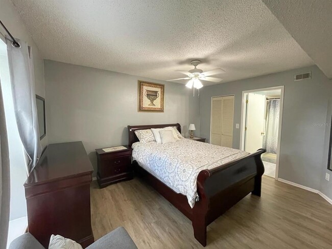 Building Photo - 14739 Norwood Oaks Dr