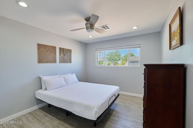 Building Photo - 7319 E Roosevelt St