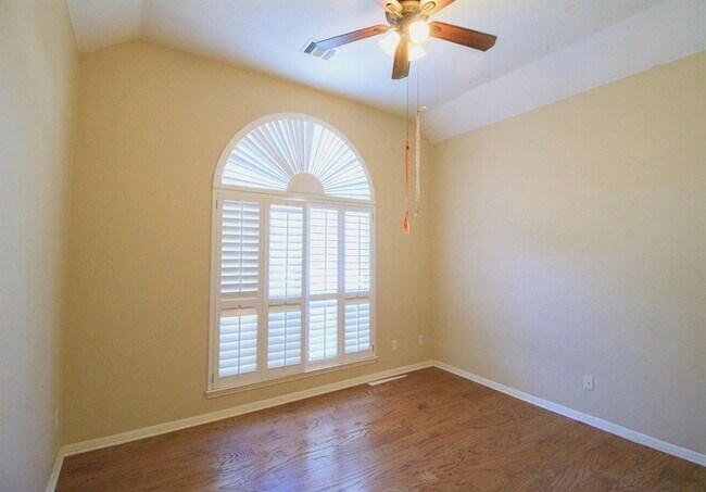 Building Photo - 1619 Pagedale Dr