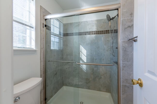 Building Photo - 304 Holly Pines Ct