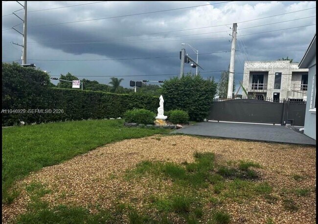 Building Photo - 2400 SW 62nd Ave