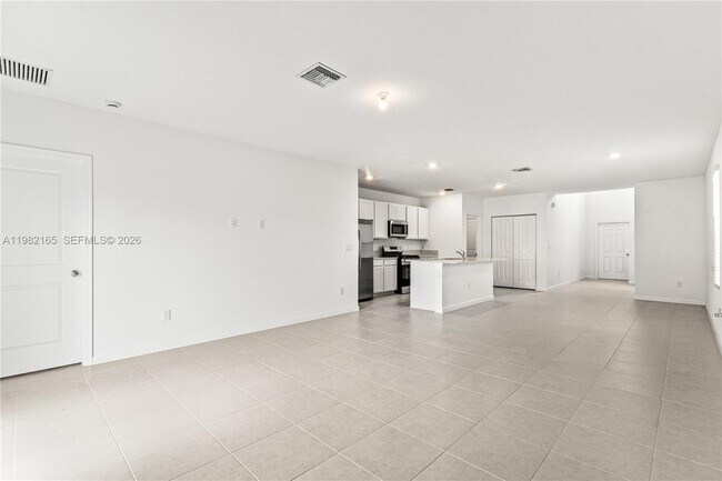 Building Photo - 10722 NW Moon Rise Ln