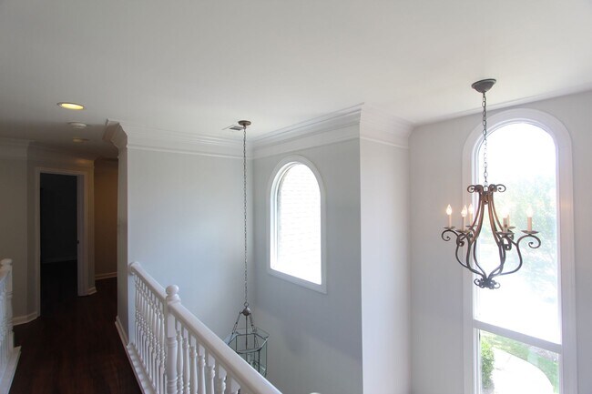 Building Photo - 4 Bedroom 2.5 Bath Lake Cyrus Beauty LOADE...