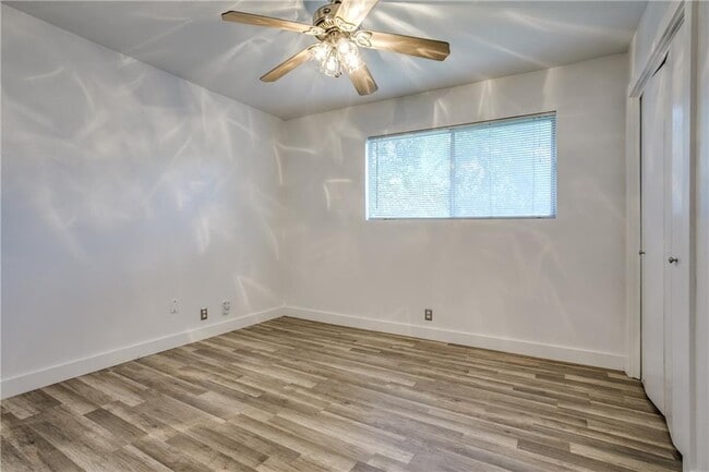 Building Photo - 2313 La Casa Dr