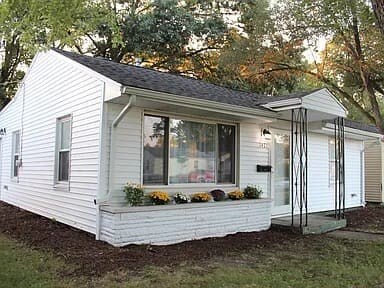 Building Photo - 1421 N Adams St