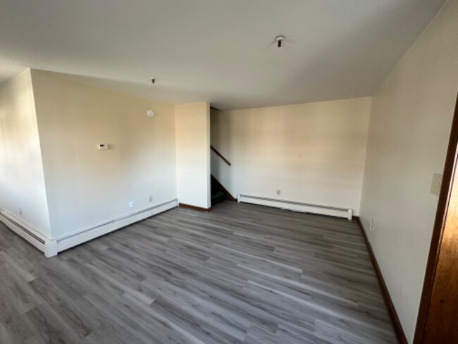 Building Photo - 12 Goldsmith Ln