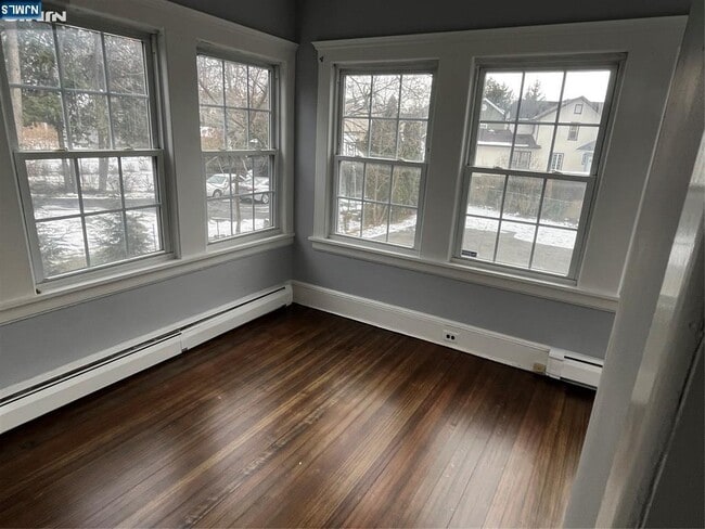 Building Photo - 206 Godwin Ave