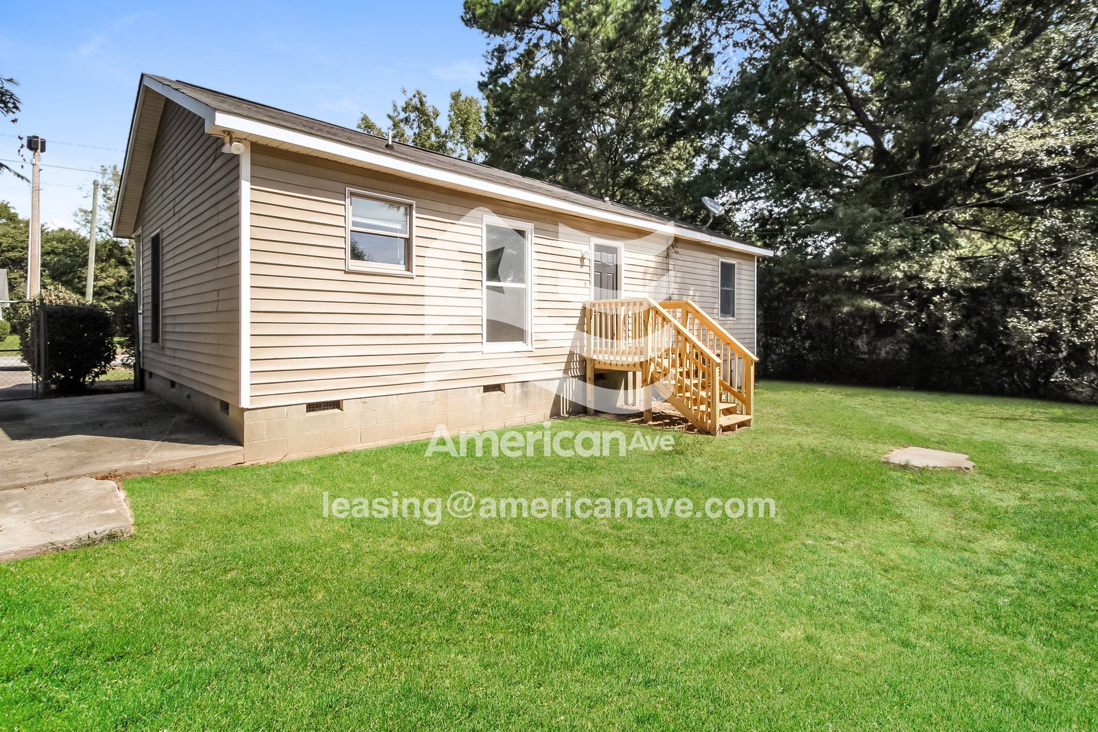 Building Photo - 501 Riley St