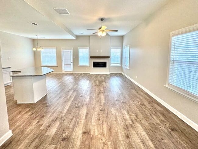 Building Photo - Great 4 BR home in Walls, MS now available