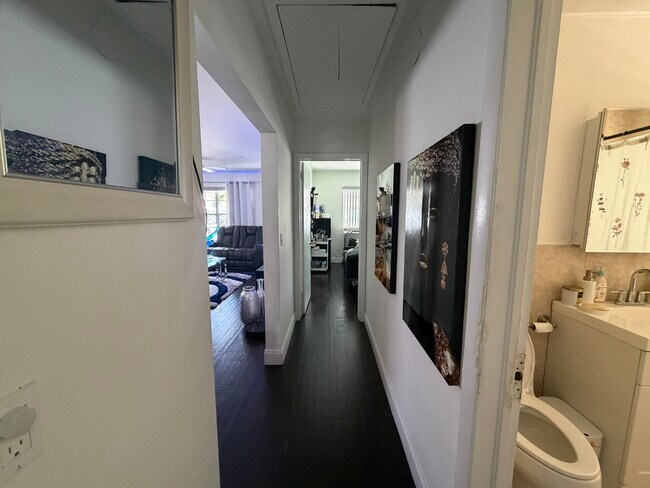 Building Photo - 417 N F St