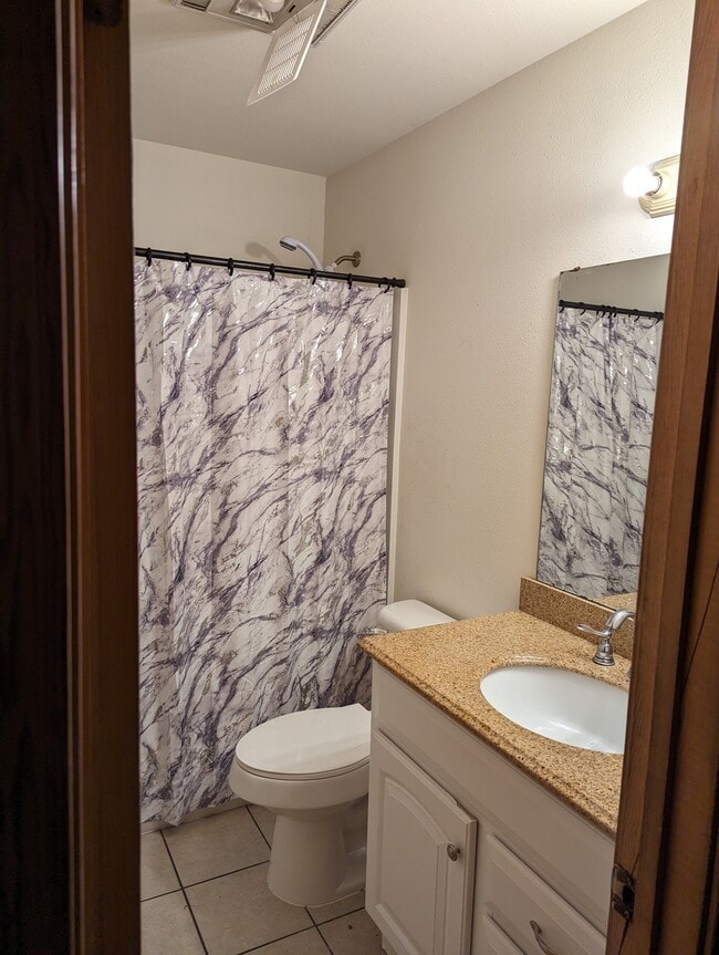 Building Photo - 1535 Savannah Dr
