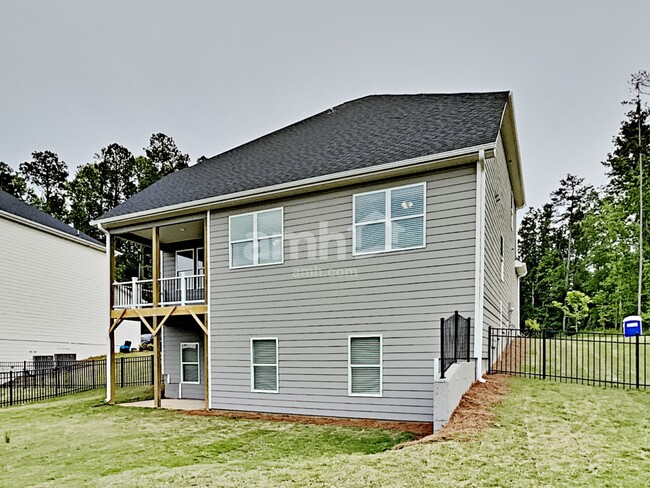 Building Photo - 5140 Smithbriar Dr