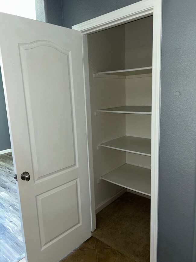 Building Photo - Newly Remodeled 3-Bed Home in Lathrop