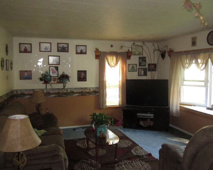 Building Photo - 602 16th Ave, E