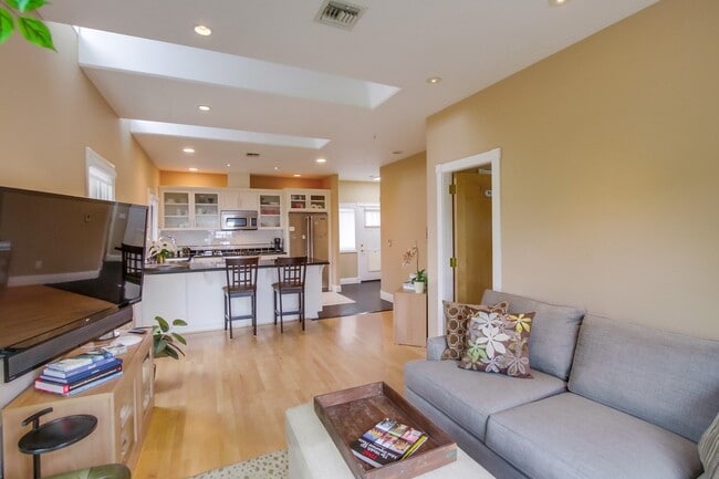 Building Photo - 2455 Presidio Dr