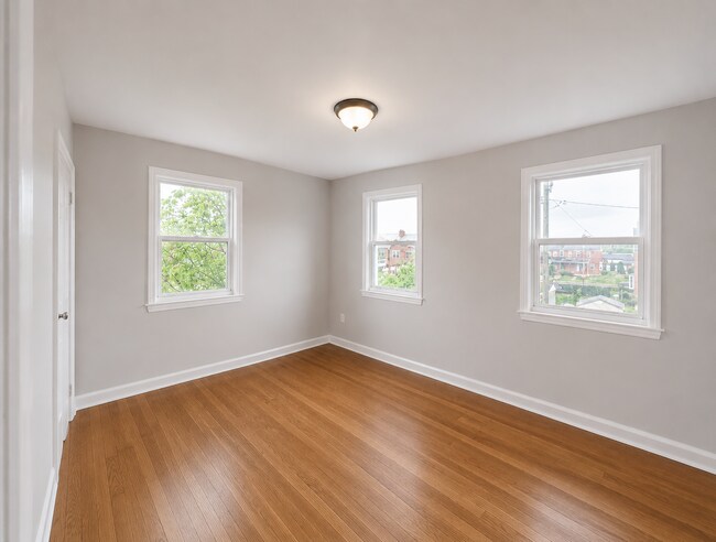 Building Photo - 7261 Bridgewood Dr