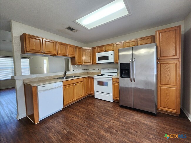 Building Photo - 249 Glenbrook Dr