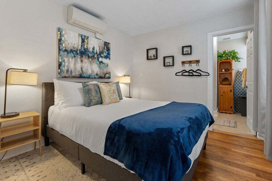 Building Photo - 2490 Main St