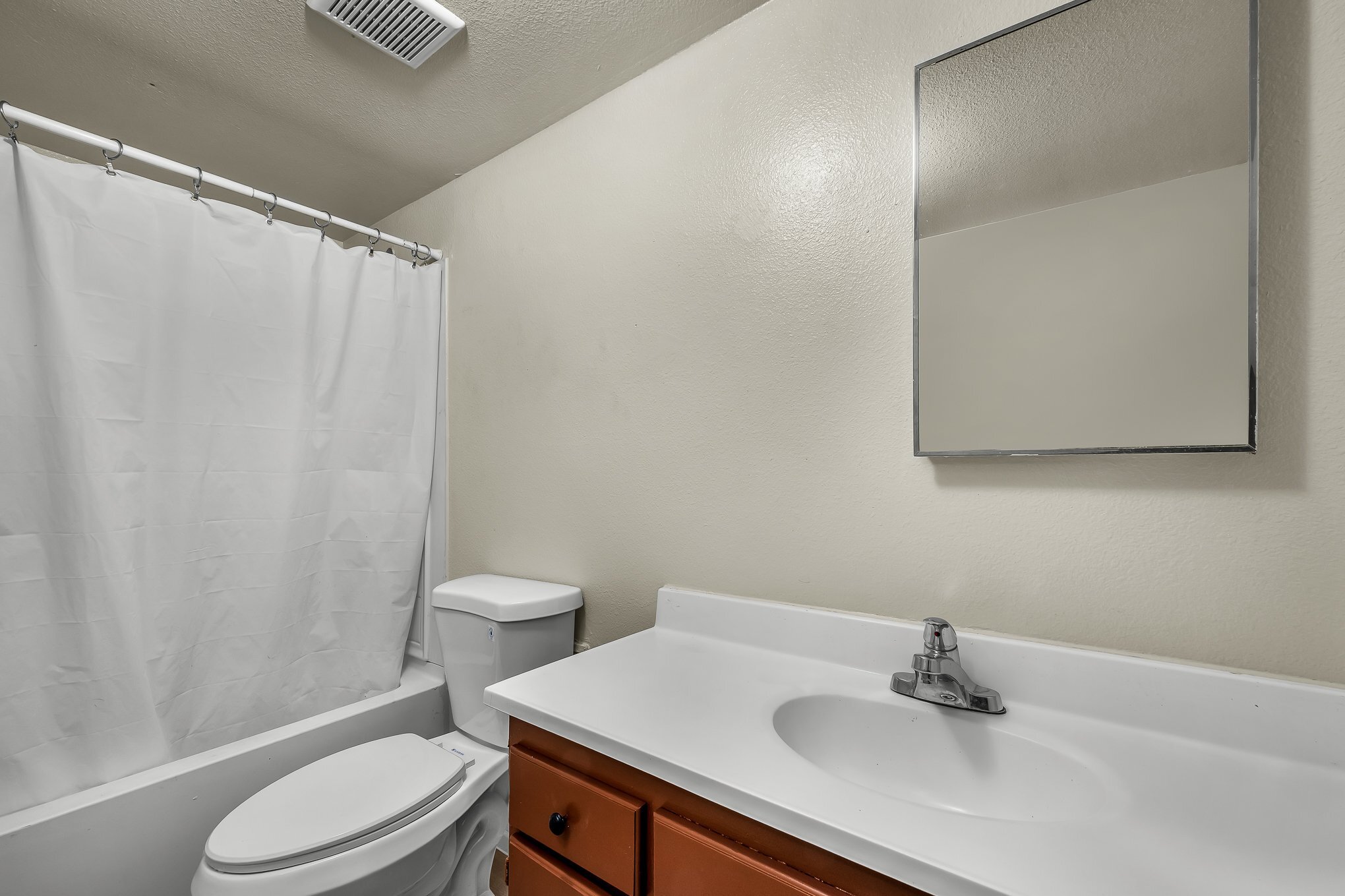 Building Photo - 5231 Huntington Dr N