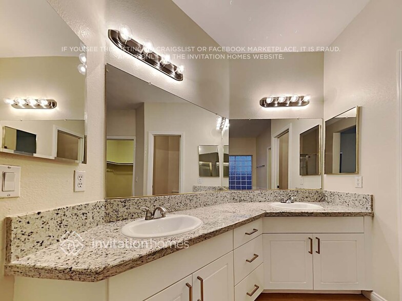 Building Photo - 8444 Orange Cliff Ct