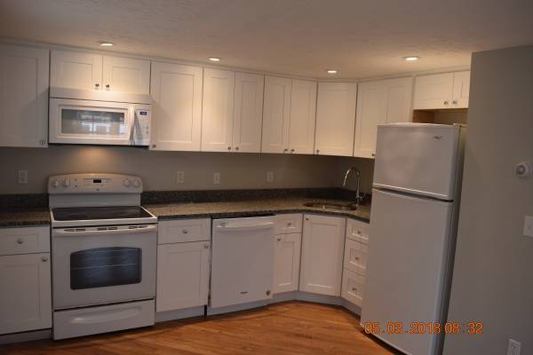 Building Photo - 60 Center St