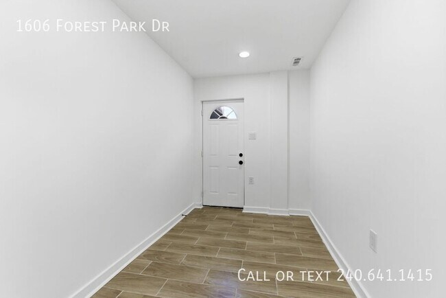 Building Photo - 1606 Forest Park Dr