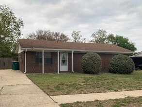 Building Photo - 806 Blvd de Orleans Blvd