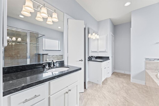 Building Photo - 4711 San Jacinto St
