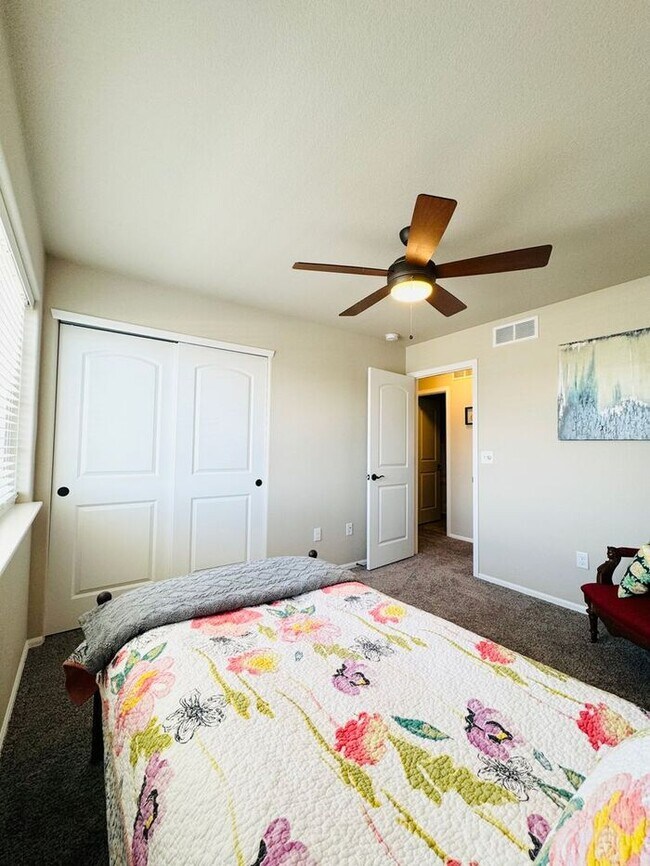 Building Photo - Spacious 3 bed/ 2.5 bath House In Severance