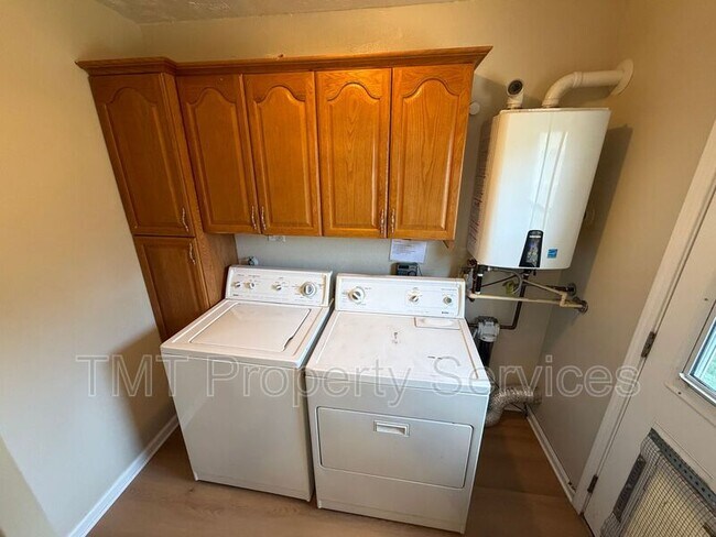 Building Photo - 2533 Stansberry Way