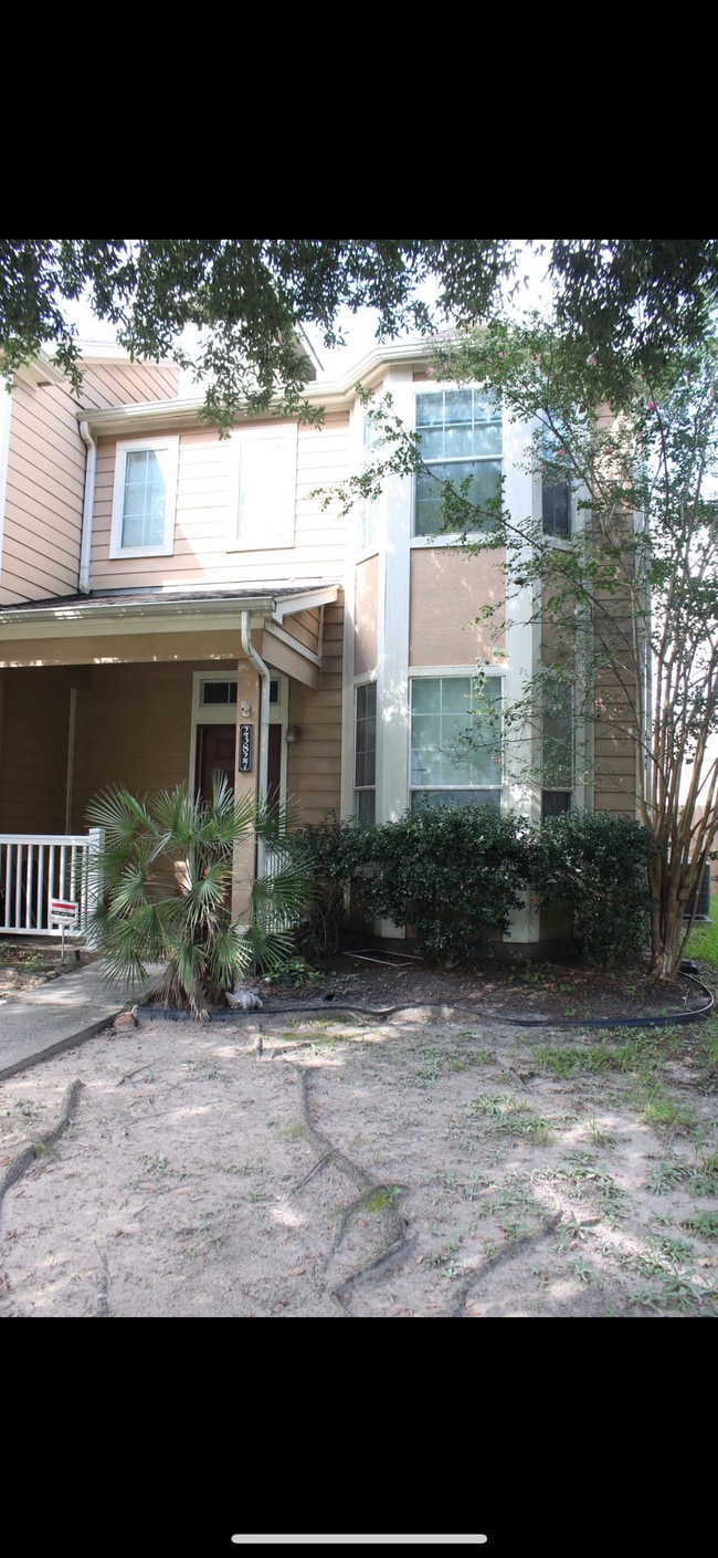 Building Photo - 23827 Pebworth Pl