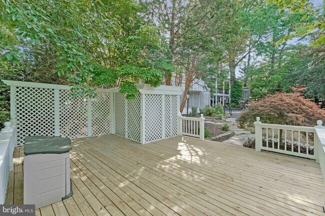 Building Photo - 10034 Scenic View Terrace